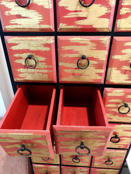 Retro Thai closet - 2