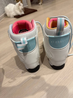 Hyperlite Aries Boots - NEW 🤙 7 US - 4