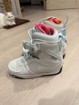 Hyperlite Aries Boots - NEW 🤙 7 US - 5