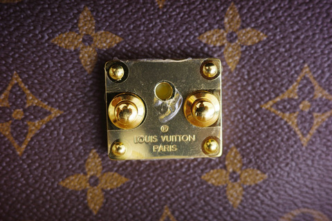 New Louis Vuitton Monogram Pochette Metis - 8